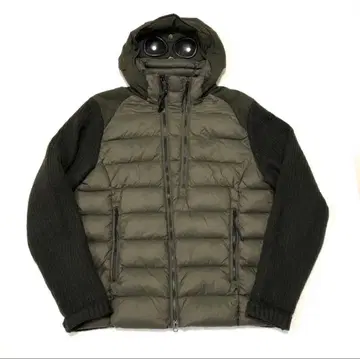 C.P. COMPANY 후드 부착 다운 자켓 올리브 그린