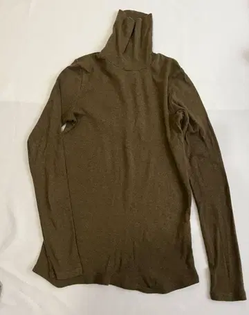 새상품급 네스트로브 코튼 캐시미어 하이넥 티셔츠