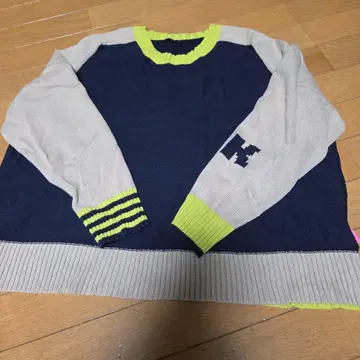 키키 네이비/라임 스트라이프 니트 스웨터