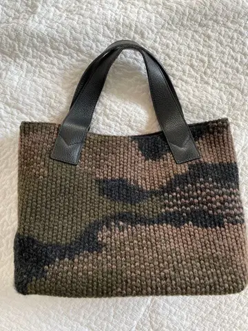 카테리나 베르티니 카모플라쥬 니트 토트백