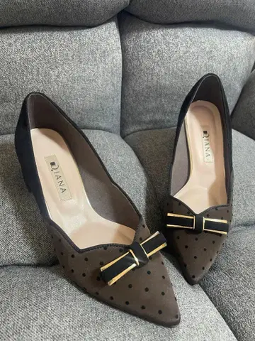 DIANA 플라워컷 펌프스 브라운 도트