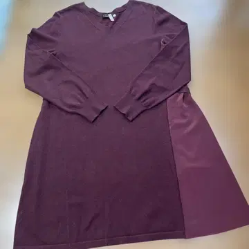 버건디 V넥 긴팔 니트 원피스