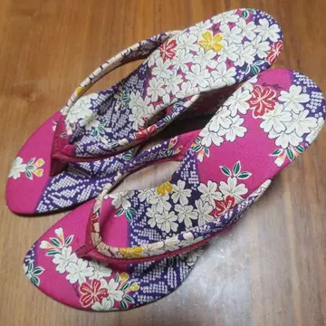 꽃무늬 조리 샌들
