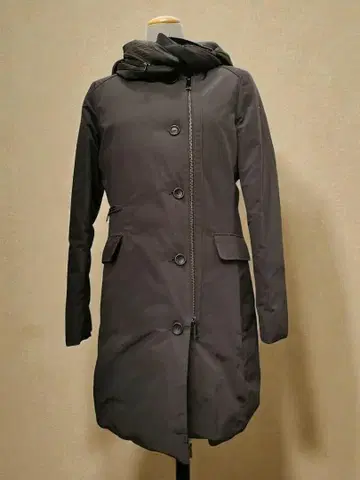 세븐티 브라운 다운 코트