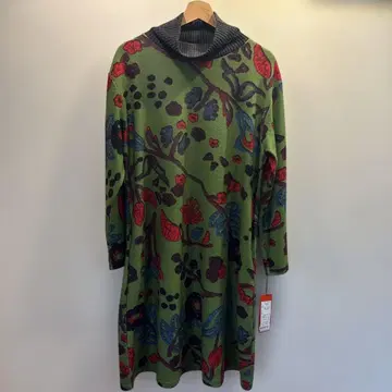 보타니컬 모티브 꽃 패턴 니트 원피스 긴팔 하이넥