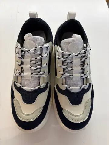 23.65 스니커즈 24cm