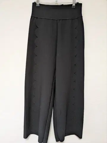 [네쥬] 스캘럽 프릴 하이 스트레치 팬츠