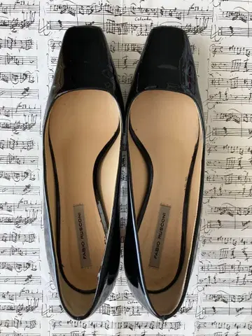 파비아노 스코니 에나멜 깔끔한 펌프스