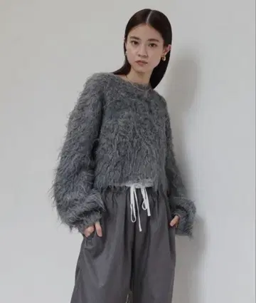 ENC 테디베어 샤기 크롭 풀오버 다크 그레이