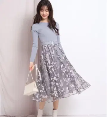 리랜드트루 튤 자수 도킹 원피스