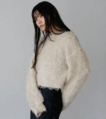 ENC 테디베어 샤기 크롭 풀오버 오트밀