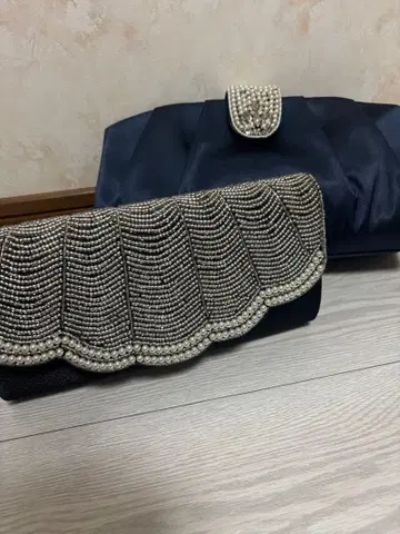 비즈 장식 클러치백 2개
