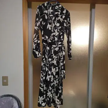 ZARA 꽃무늬 롱 원피스 XS