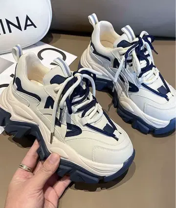 통굽 볼륨 하이테크 스니커즈