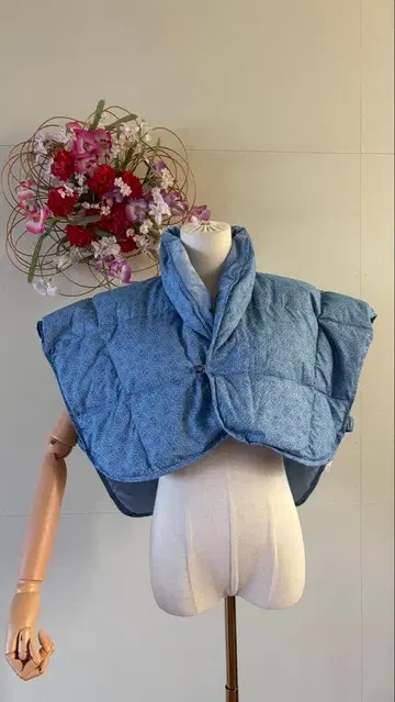 군제 파란색 퀼팅 숏 기장 베스트