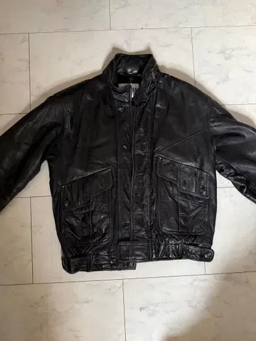 CAVARRI 블랙 가죽 자켓