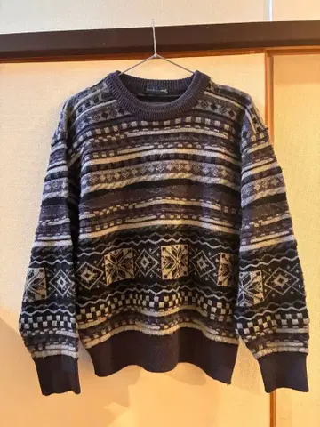 고대 기하학 패턴 니트 스웨터