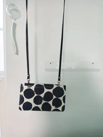 Kawa-Kawa 도트 무늬 가죽 숄더백 카와카와