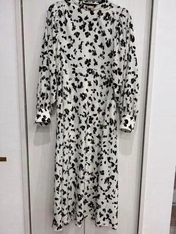 레오파드 무늬 긴팔 원피스