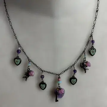 Lucy Too 하트형 참 목걸이