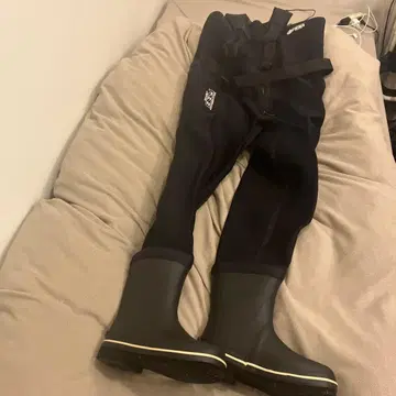 RBB ZIP 타이타늄 웨이더 8735