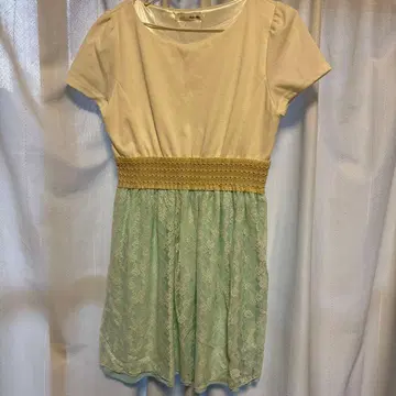 화이트 & 민트 그린 반팔 원피스