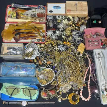 PB192 액세서리 200점 이상 유품 정리품 목걸이 귀찌 등