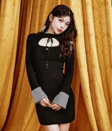 다리치 프론트 오픈 니트 미니 원피스 Darich