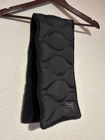 TAION 다운 머플러 블랙