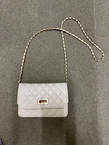 퀼팅 라이트 그레이 숄더백