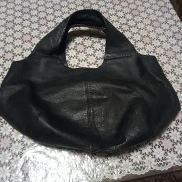 파피용 토끼 가방 블랙 레더 핸드백