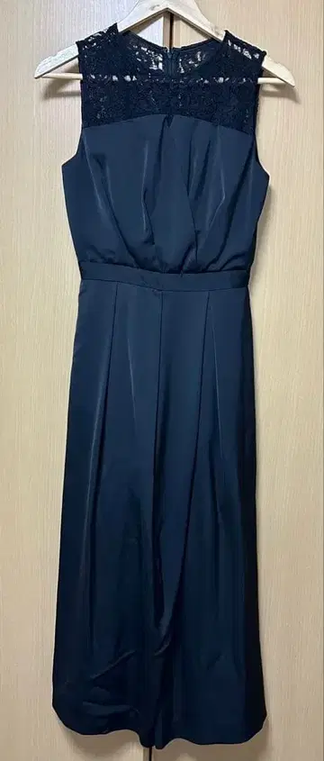 블랙 레이스 장식 슬리브리스 팬츠 드레스