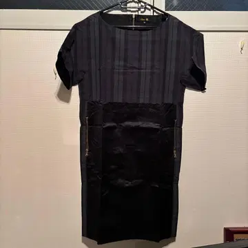 다크 블루/블랙 스트라이프 반팔 원피스