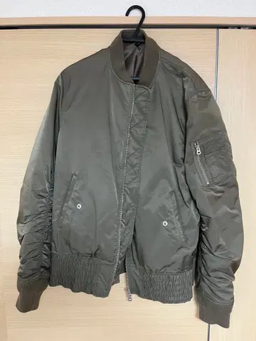 고스타르지후가 MA-1 플라이트 자켓