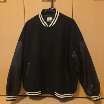 JUNRED 바시티 자켓 블랙