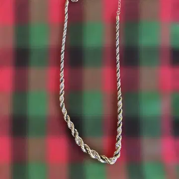 트위스트 디자인 목걸이