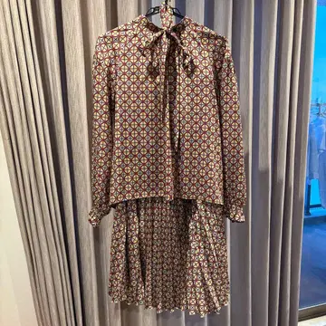 기하학 패턴 리본 포함 셋업 AJUDA