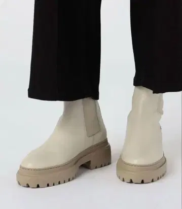 TOMORROWLAND 라이트 러버 솔 사이드 고어 부츠