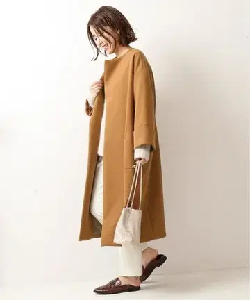 가을/겨울 제품 새상품급 스픽앤스팬 노카라 코트 정가 31,900엔 카멜