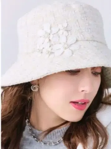 화이트 트위드 버킷 햇