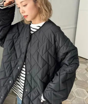 moment+ 퀼팅 노카라 코트 퀼팅 자켓 블랙