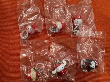 산리오 캐릭터즈 딸기 메지루시 액세서리 가챠 컴프 세트