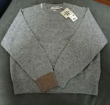 새상품 유니클로 아냐 힌드마치 울 혼방 스웨터 눈 디자인