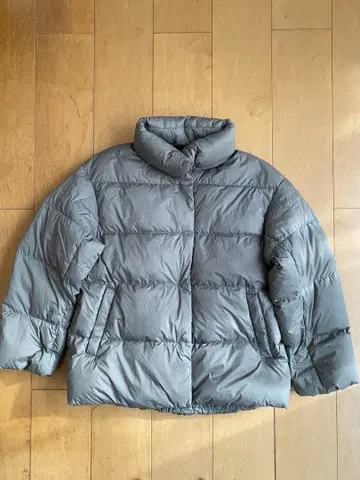 UNIQLO 울트라 라이트 다운 M 올리브