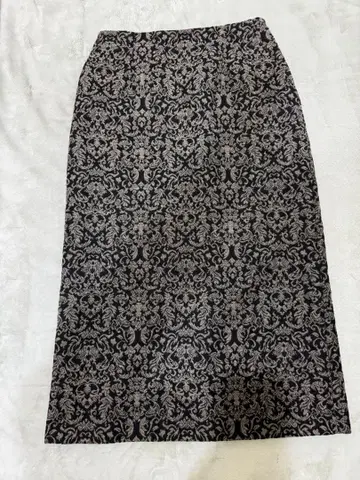 어반 리서치 자카드 롱 타이트 스커트