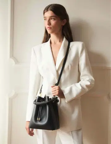 PARIS 64 studio black 가죽 백 새상품급