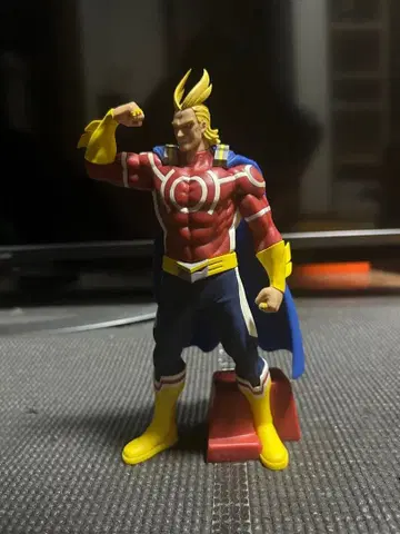 올마이트 피규어 덤 포함!