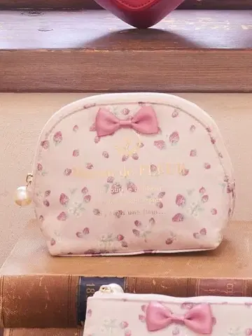 메종 드 플뢰르 딸기 무늬 파우치