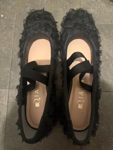 프릴 장식 블랙 발레 슈즈 23cm 다이애나