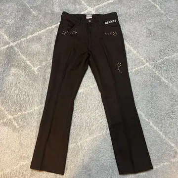 BADWAY 스터드 장식 블랙 슬랙스